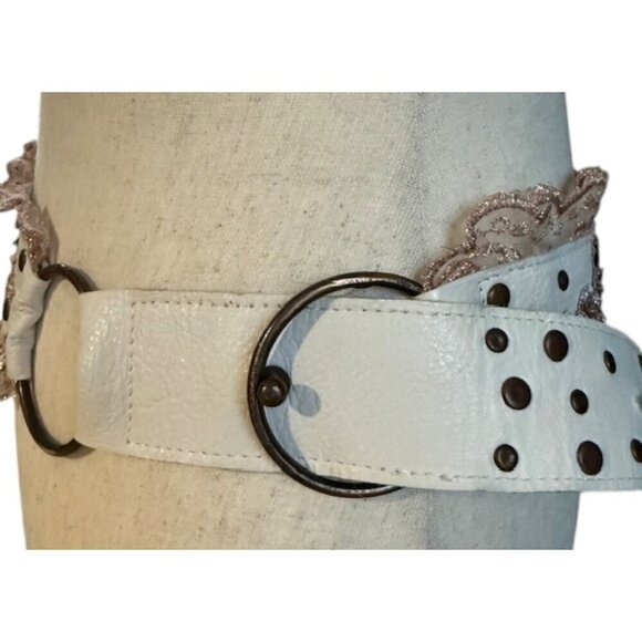 Betsey Johnson Leather Lace Embroidered White Pink Y2K Cottage Core Belt Medium main image 4